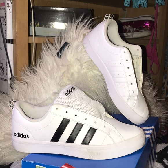 adidas - Picture 1 of 1